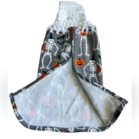 HAND CRAFTED Halloween Crocheted Top Hanging Kitchen or Bathroom Hand Towel - Picture 4 of 8
